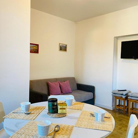 Casa Carolina Ground Floor Apartment 2-4 Sleeps Беладжо Екстериор снимка